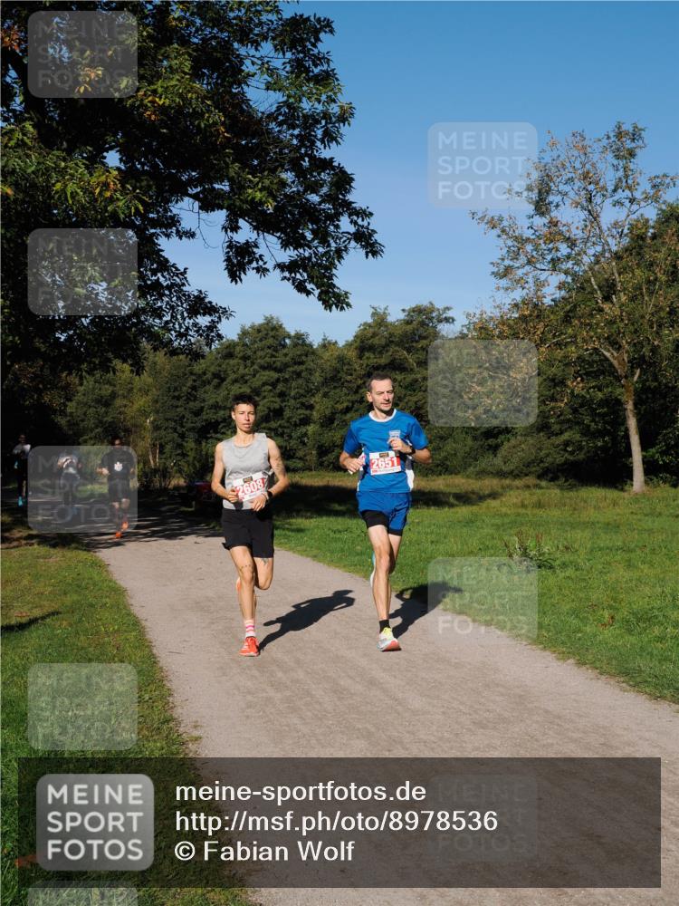28.09.2025 - 33. Volkslauf durch das schöne Alstertal Fabian Wolf http://msf.ph/oto/8978536 28.09.2025 10:23:48 Laufen 2608, 265 meine-sportfotos.de