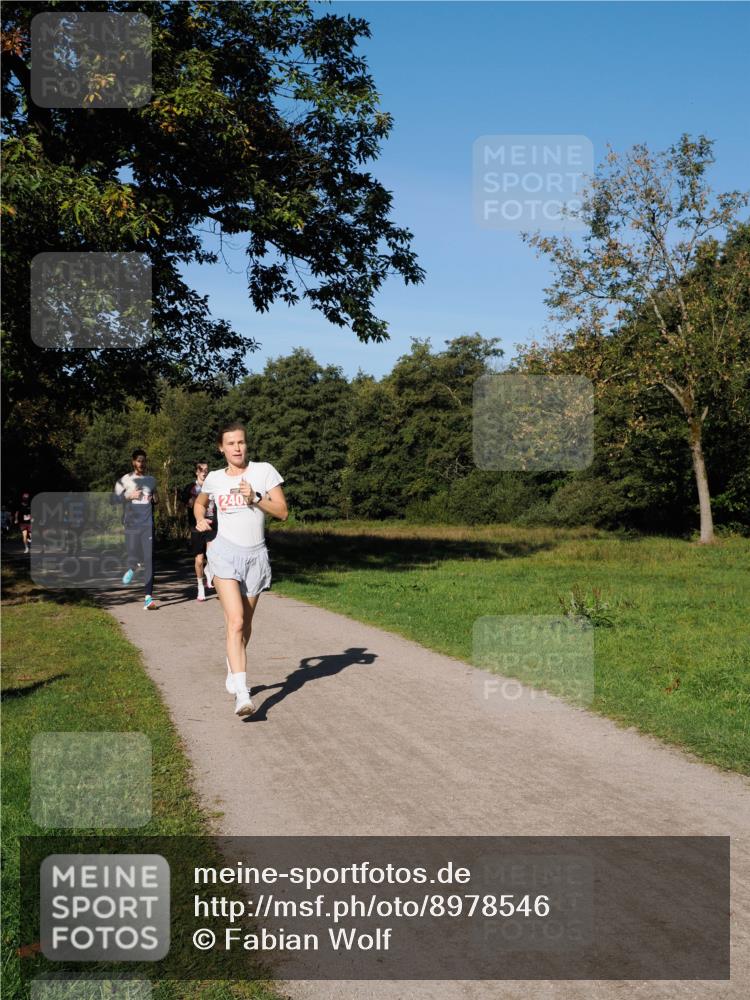 28.09.2025 - 33. Volkslauf durch das schöne Alstertal Fabian Wolf http://msf.ph/oto/8978546 28.09.2025 10:23:52 Laufen 240 meine-sportfotos.de