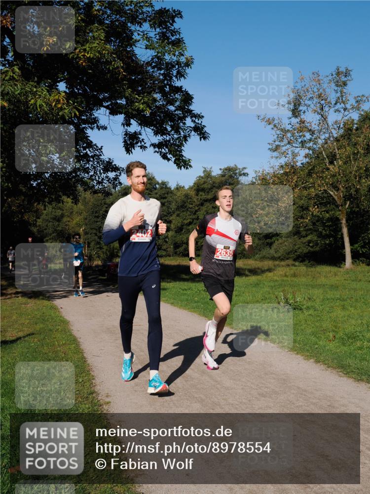 28.09.2025 - 33. Volkslauf durch das schöne Alstertal Fabian Wolf http://msf.ph/oto/8978554 28.09.2025 10:23:55 Laufen 10 meine-sportfotos.de