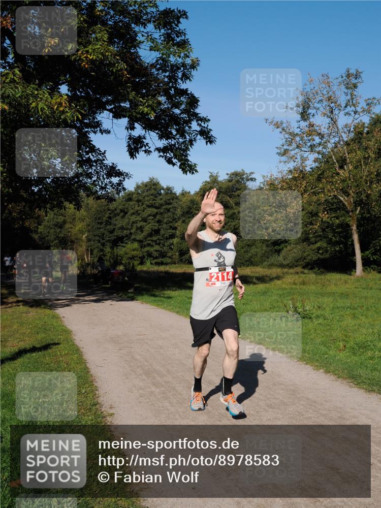 28.09.2025 - 33. Volkslauf durch das schöne Alstertal Fabian Wolf http://msf.ph/oto/8978583 28.09.2025 10:24:04 Laufen 2114 meine-sportfotos.de