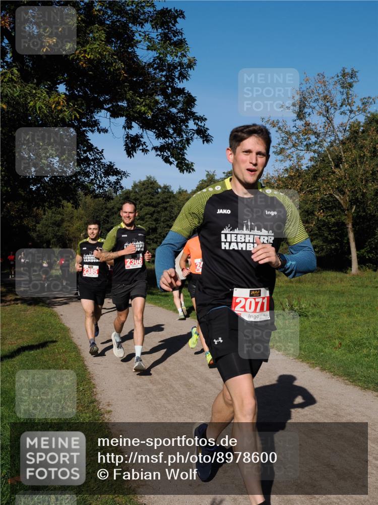 28.09.2025 - 33. Volkslauf durch das schöne Alstertal Fabian Wolf http://msf.ph/oto/8978600 28.09.2025 10:24:09 Laufen 2306, 2385, 2071 meine-sportfotos.de