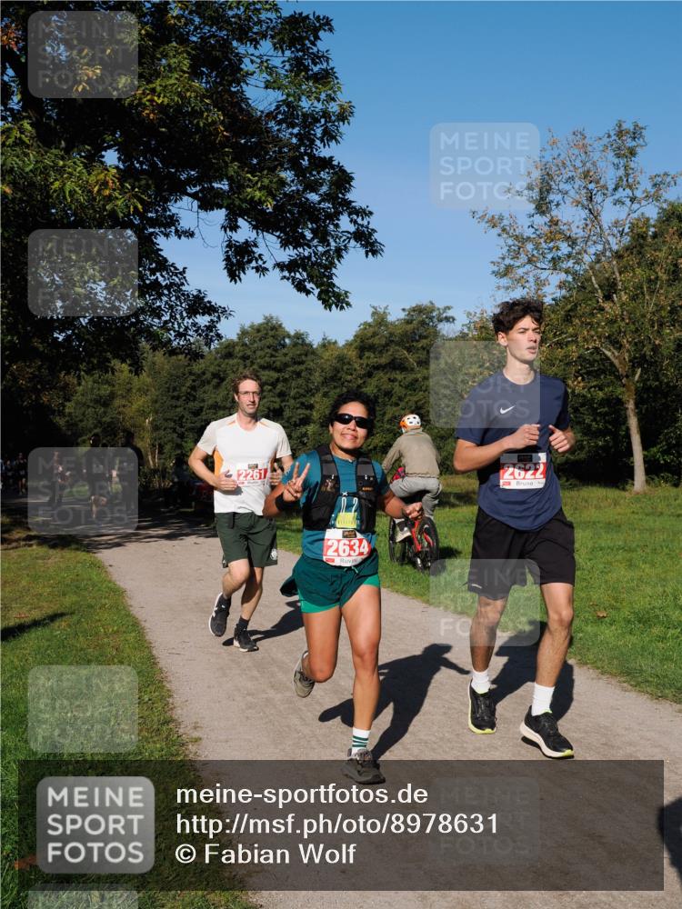 28.09.2025 - 33. Volkslauf durch das schöne Alstertal Fabian Wolf http://msf.ph/oto/8978631 28.09.2025 10:24:15 Laufen 2261, 2622, 2634 meine-sportfotos.de