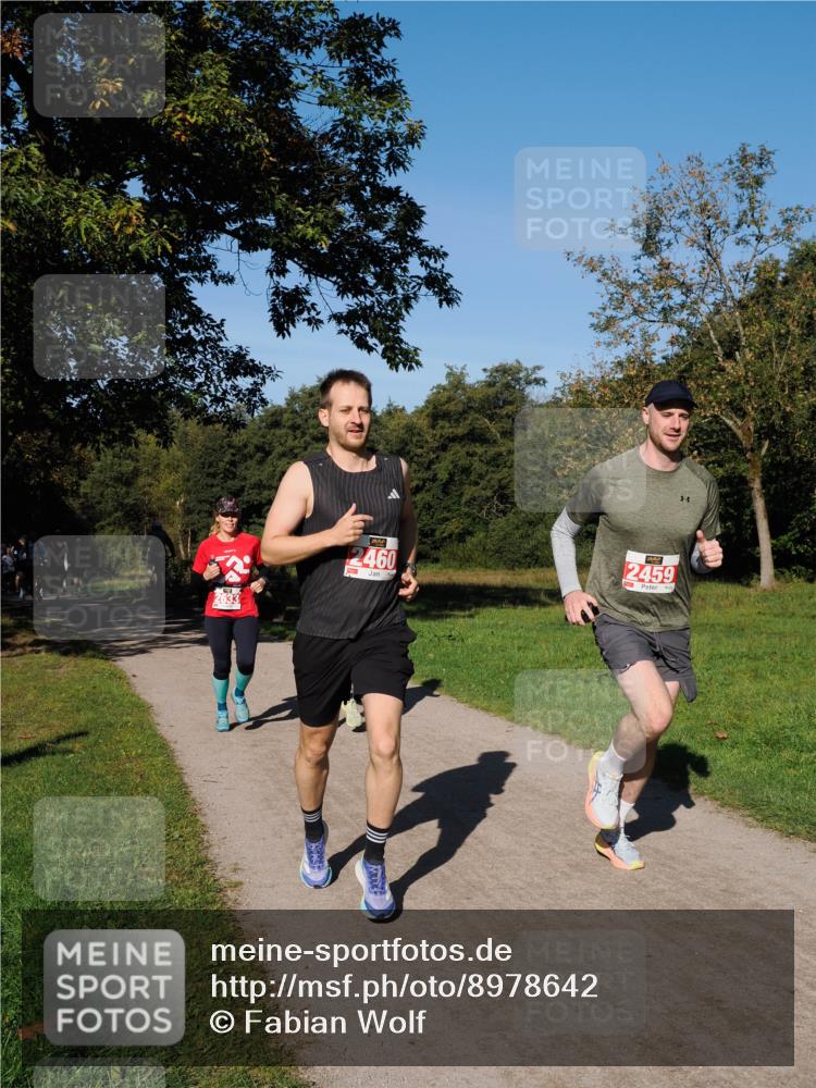 28.09.2025 - 33. Volkslauf durch das schöne Alstertal Fabian Wolf http://msf.ph/oto/8978642 28.09.2025 10:24:20 Laufen 2633, 2460, 2459 meine-sportfotos.de