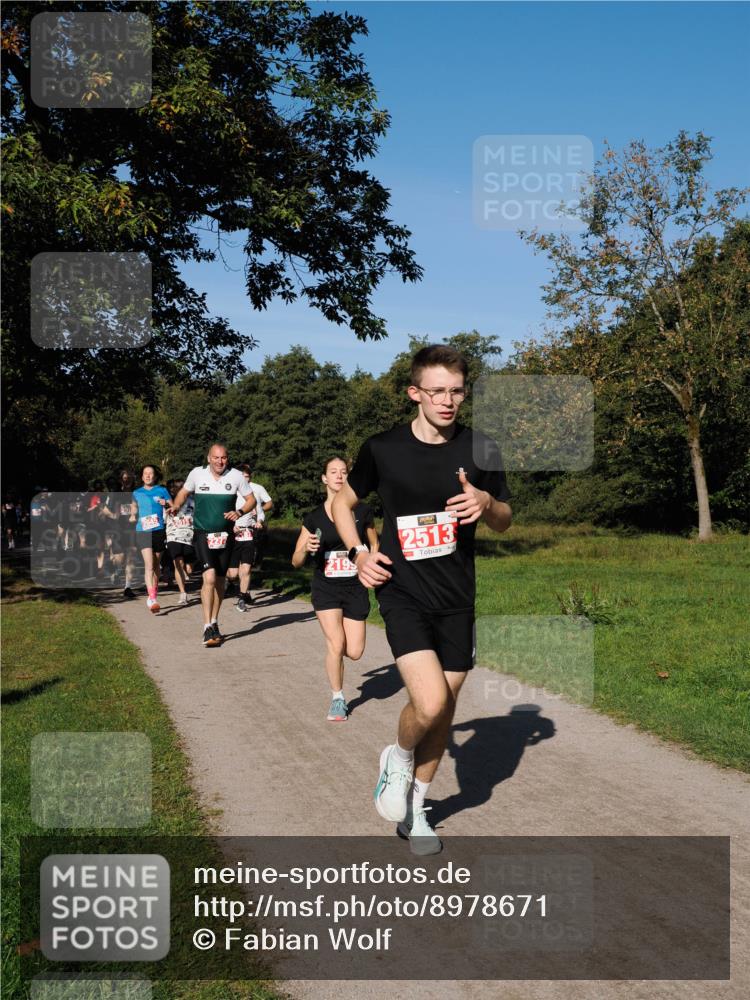 28.09.2025 - 33. Volkslauf durch das schöne Alstertal Fabian Wolf http://msf.ph/oto/8978671 28.09.2025 10:24:30 Laufen 3, 2195, 2513 meine-sportfotos.de