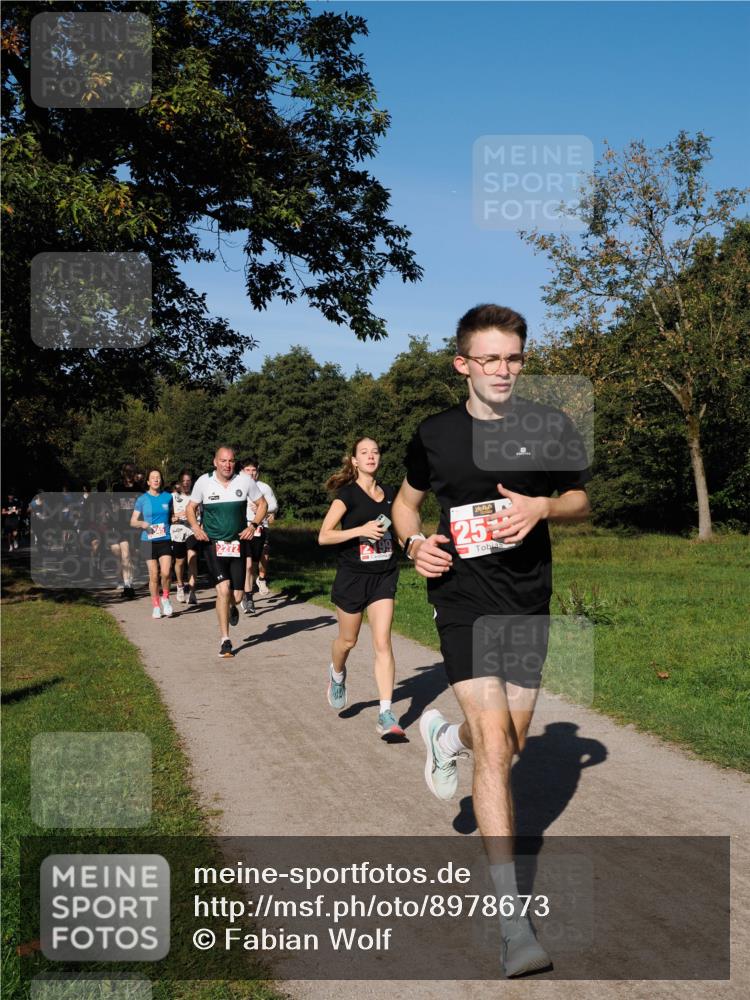 28.09.2025 - 33. Volkslauf durch das schöne Alstertal Fabian Wolf http://msf.ph/oto/8978673 28.09.2025 10:24:30 Laufen 25 meine-sportfotos.de