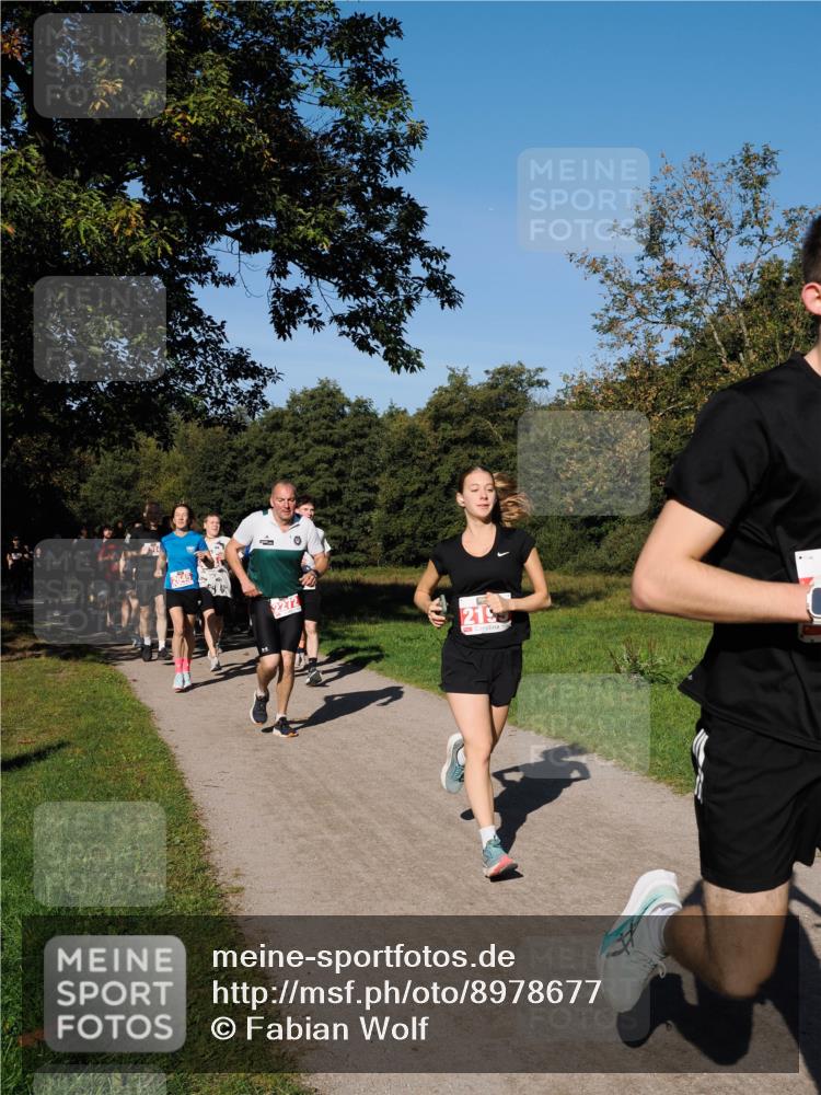 28.09.2025 - 33. Volkslauf durch das schöne Alstertal Fabian Wolf http://msf.ph/oto/8978677 28.09.2025 10:24:30 Laufen 5, 2272, 219 meine-sportfotos.de