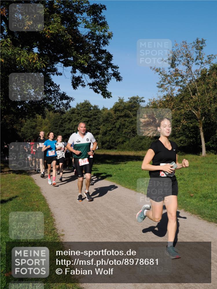 28.09.2025 - 33. Volkslauf durch das schöne Alstertal Fabian Wolf http://msf.ph/oto/8978681 28.09.2025 10:24:31 Laufen 2272 meine-sportfotos.de