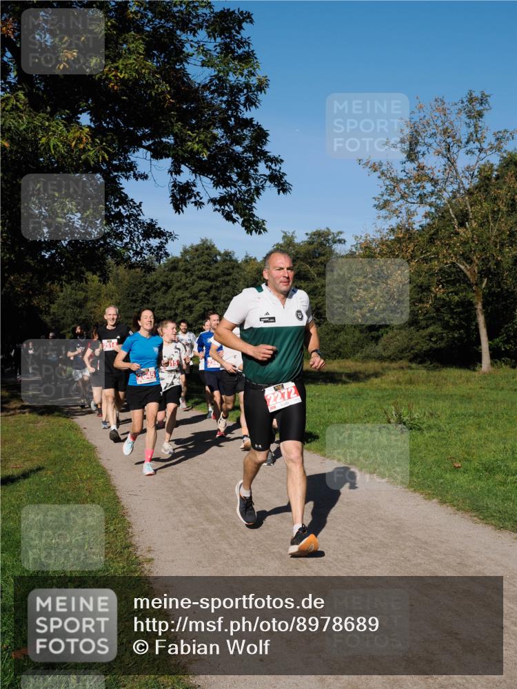 28.09.2025 - 33. Volkslauf durch das schöne Alstertal Fabian Wolf http://msf.ph/oto/8978689 28.09.2025 10:24:31 Laufen 251, 2272 meine-sportfotos.de