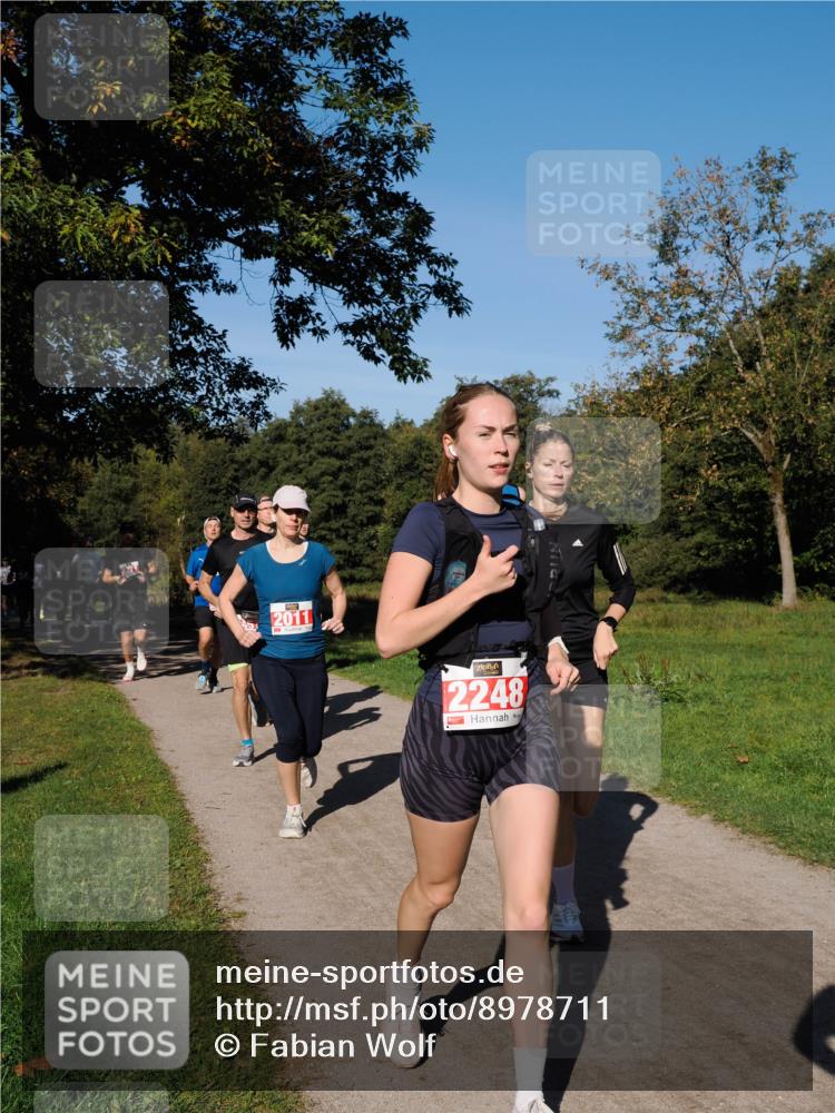 28.09.2025 - 33. Volkslauf durch das schöne Alstertal Fabian Wolf http://msf.ph/oto/8978711 28.09.2025 10:24:37 Laufen 2011, 2248 meine-sportfotos.de