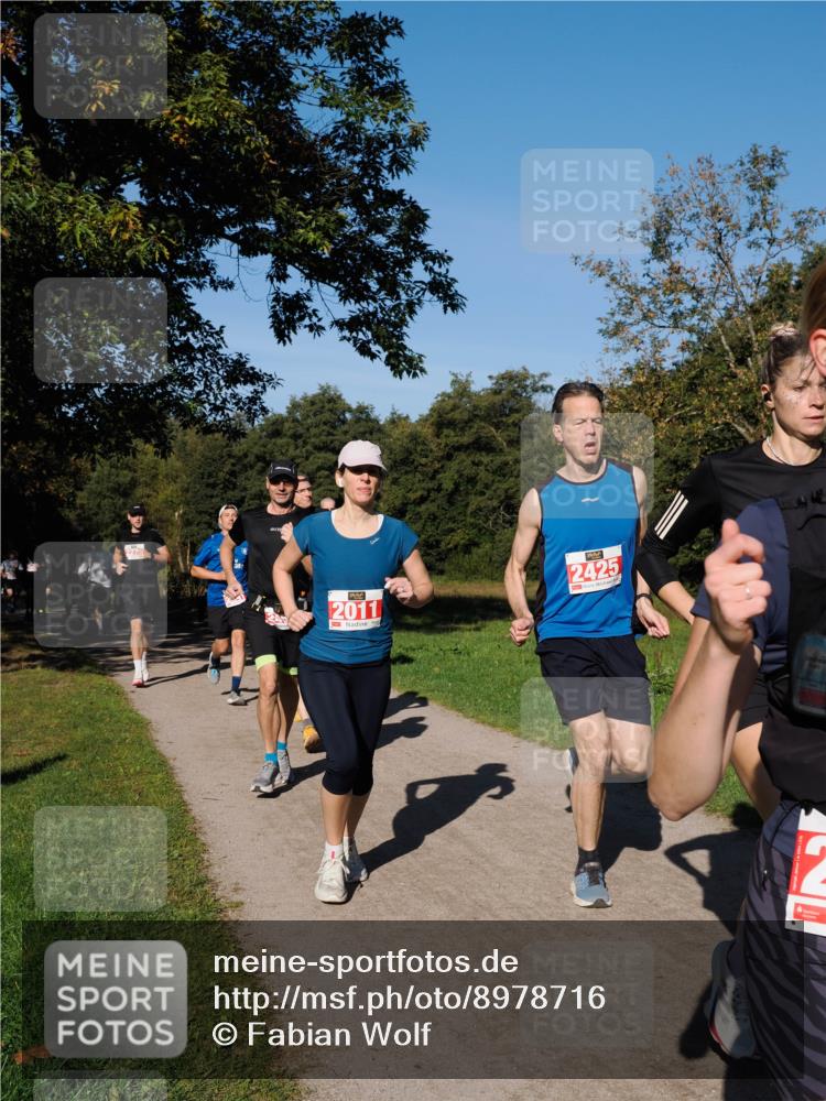28.09.2025 - 33. Volkslauf durch das schöne Alstertal Fabian Wolf http://msf.ph/oto/8978716 28.09.2025 10:24:38 Laufen 227, 2011, 2425, 82 meine-sportfotos.de