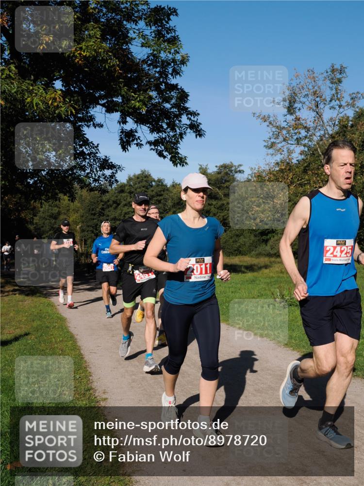 28.09.2025 - 33. Volkslauf durch das schöne Alstertal Fabian Wolf http://msf.ph/oto/8978720 28.09.2025 10:24:38 Laufen 2271, 2041, 2011, 2425 meine-sportfotos.de