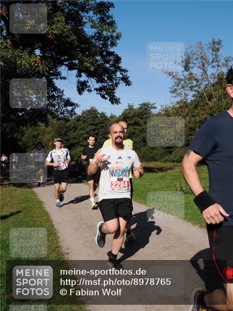 28.09.2025 - 33. Volkslauf durch das schöne Alstertal Fabian Wolf http://msf.ph/oto/8978765 28.09.2025 10:24:47 Laufen 2284, 1919 meine-sportfotos.de