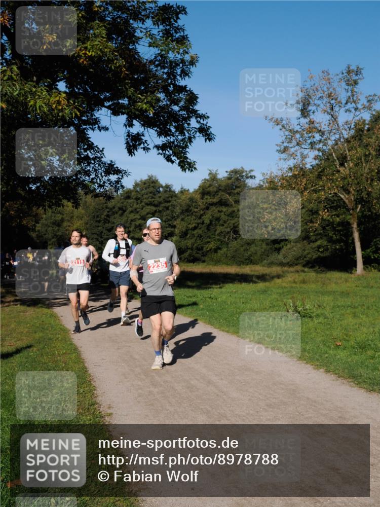 28.09.2025 - 33. Volkslauf durch das schöne Alstertal Fabian Wolf http://msf.ph/oto/8978788 28.09.2025 10:24:56 Laufen 2235 meine-sportfotos.de