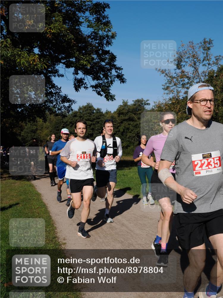 28.09.2025 - 33. Volkslauf durch das schöne Alstertal Fabian Wolf http://msf.ph/oto/8978804 28.09.2025 10:24:58 Laufen 2115, 2034, 2235 meine-sportfotos.de