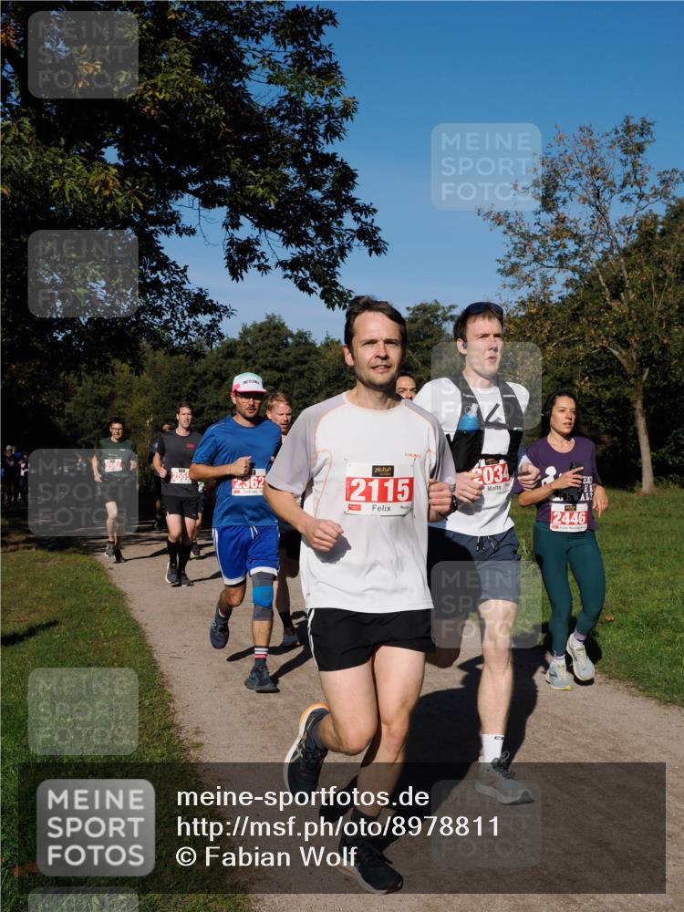 28.09.2025 - 33. Volkslauf durch das schöne Alstertal Fabian Wolf http://msf.ph/oto/8978811 28.09.2025 10:24:58 Laufen 2555, 2362, 2115, 2034, 2446 meine-sportfotos.de