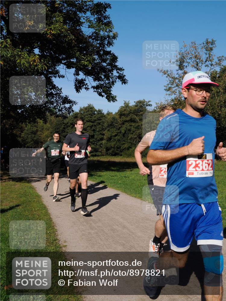 28.09.2025 - 33. Volkslauf durch das schöne Alstertal Fabian Wolf http://msf.ph/oto/8978821 28.09.2025 10:25:00 Laufen 2502, 2, 2362 meine-sportfotos.de