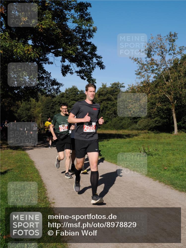 28.09.2025 - 33. Volkslauf durch das schöne Alstertal Fabian Wolf http://msf.ph/oto/8978829 28.09.2025 10:25:00 Laufen 2555 meine-sportfotos.de
