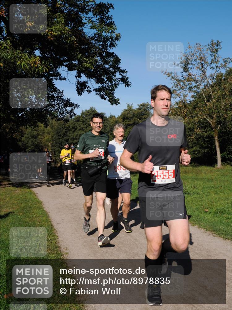 28.09.2025 - 33. Volkslauf durch das schöne Alstertal Fabian Wolf http://msf.ph/oto/8978835 28.09.2025 10:25:01 Laufen 2555 meine-sportfotos.de
