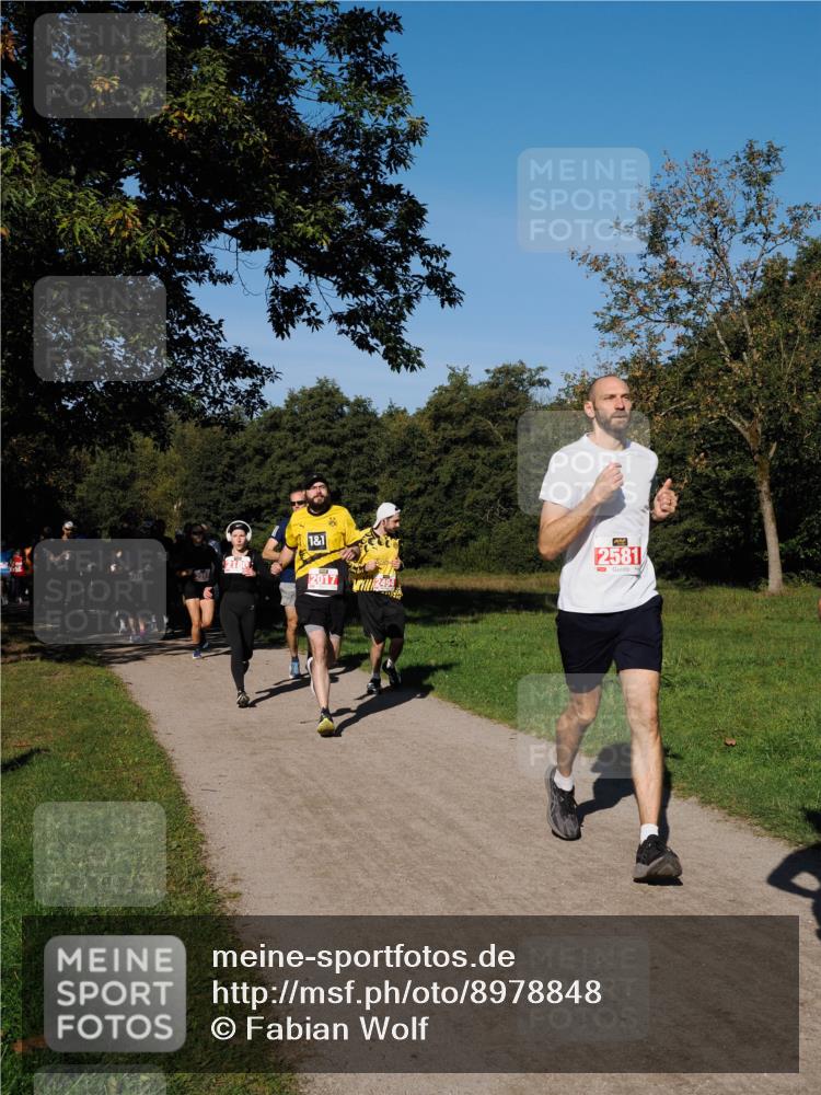 28.09.2025 - 33. Volkslauf durch das schöne Alstertal Fabian Wolf http://msf.ph/oto/8978848 28.09.2025 10:25:03 Laufen 1, 1, 2017, 2581 meine-sportfotos.de