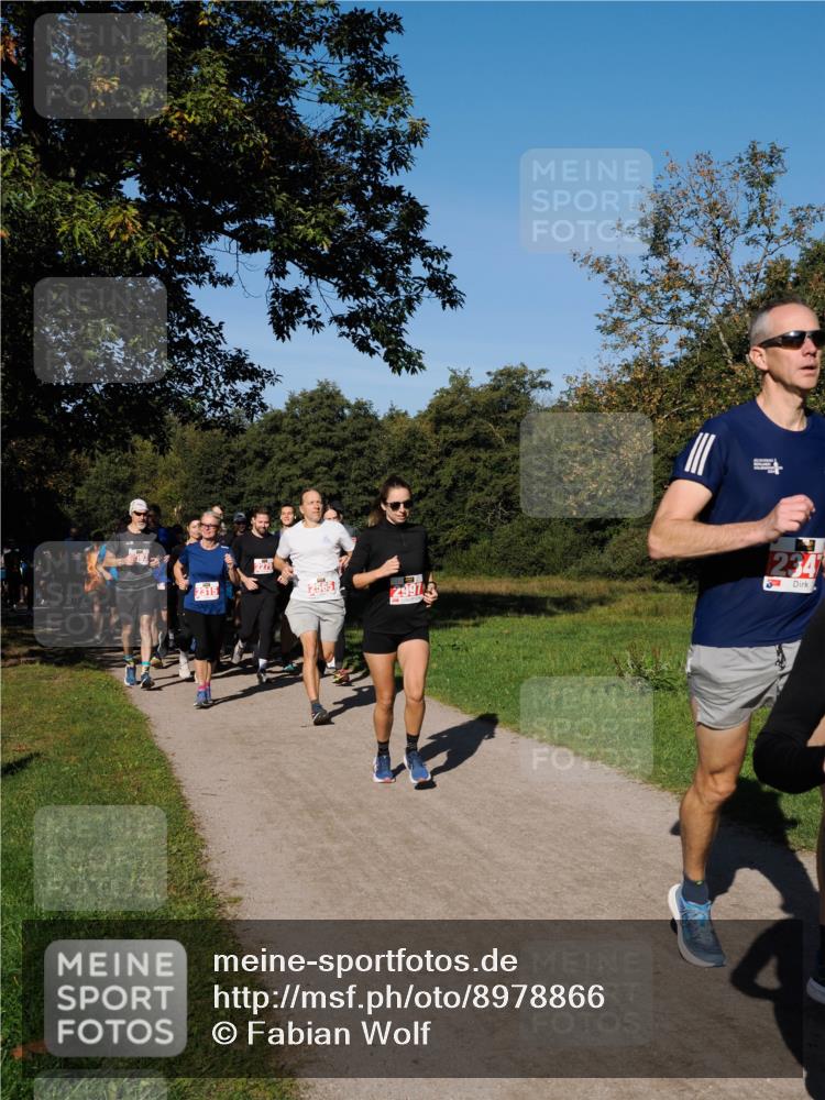 28.09.2025 - 33. Volkslauf durch das schöne Alstertal Fabian Wolf http://msf.ph/oto/8978866 28.09.2025 10:25:06 Laufen 2315, 2279, 2565, 234 meine-sportfotos.de