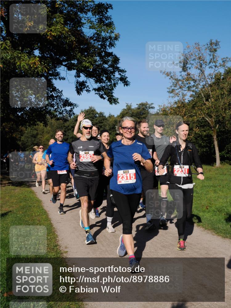 28.09.2025 - 33. Volkslauf durch das schöne Alstertal Fabian Wolf http://msf.ph/oto/8978886 28.09.2025 10:25:08 Laufen 415, 2592, 2315, 2231 meine-sportfotos.de