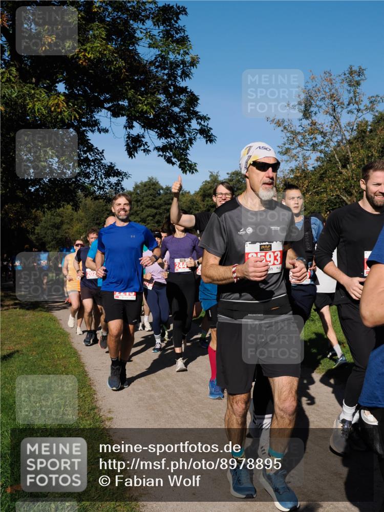 28.09.2025 - 33. Volkslauf durch das schöne Alstertal Fabian Wolf http://msf.ph/oto/8978895 28.09.2025 10:25:09 Laufen 202, 22, 244, 25, 93 meine-sportfotos.de