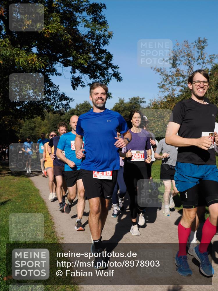 28.09.2025 - 33. Volkslauf durch das schöne Alstertal Fabian Wolf http://msf.ph/oto/8978903 28.09.2025 10:25:10 Laufen 2415, 2447 meine-sportfotos.de