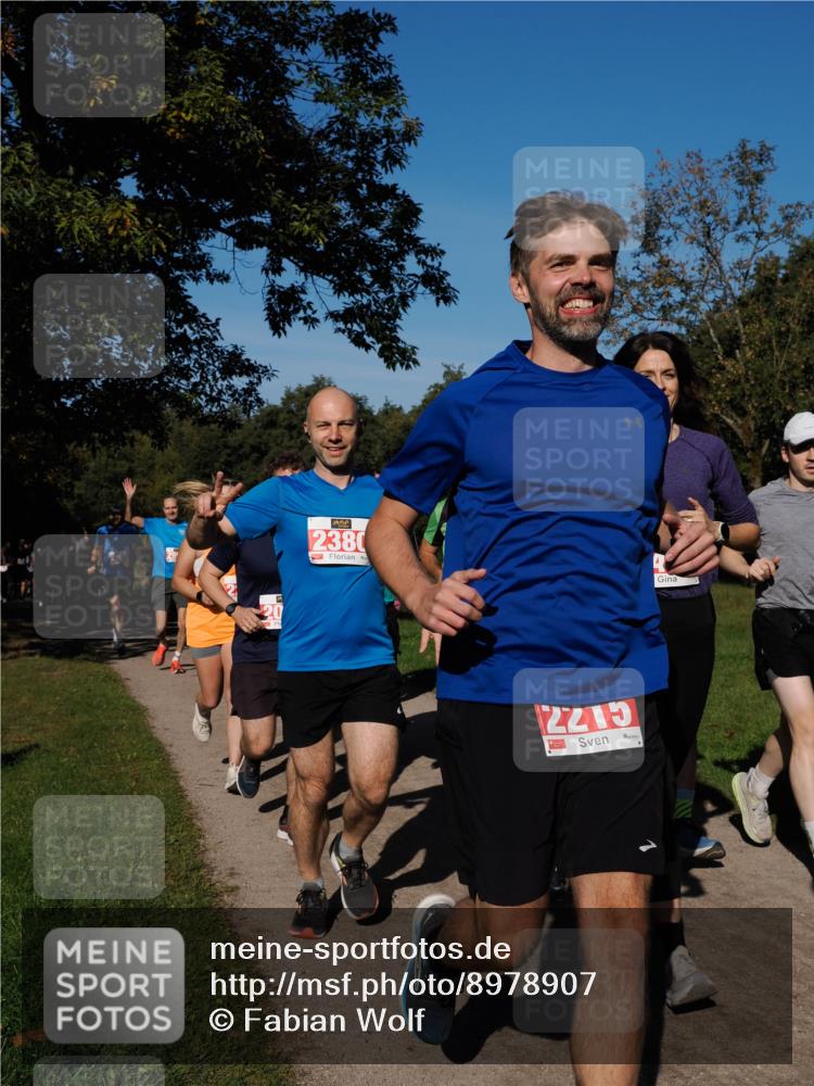 28.09.2025 - 33. Volkslauf durch das schöne Alstertal Fabian Wolf http://msf.ph/oto/8978907 28.09.2025 10:25:11 Laufen 2380, 2215 meine-sportfotos.de