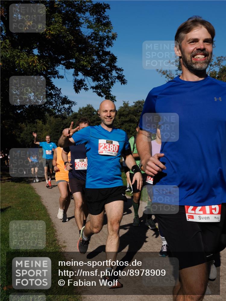 28.09.2025 - 33. Volkslauf durch das schöne Alstertal Fabian Wolf http://msf.ph/oto/8978909 28.09.2025 10:25:11 Laufen 2999, 2025, 2380 meine-sportfotos.de