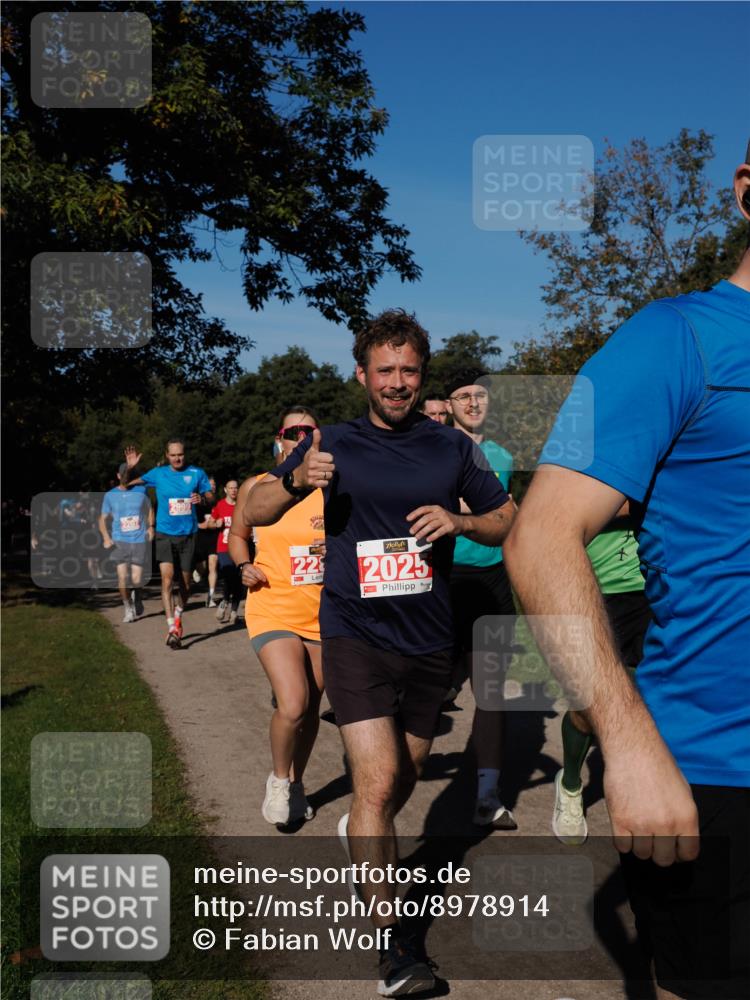 28.09.2025 - 33. Volkslauf durch das schöne Alstertal Fabian Wolf http://msf.ph/oto/8978914 28.09.2025 10:25:12 Laufen 2999, 13, 22, 2025 meine-sportfotos.de