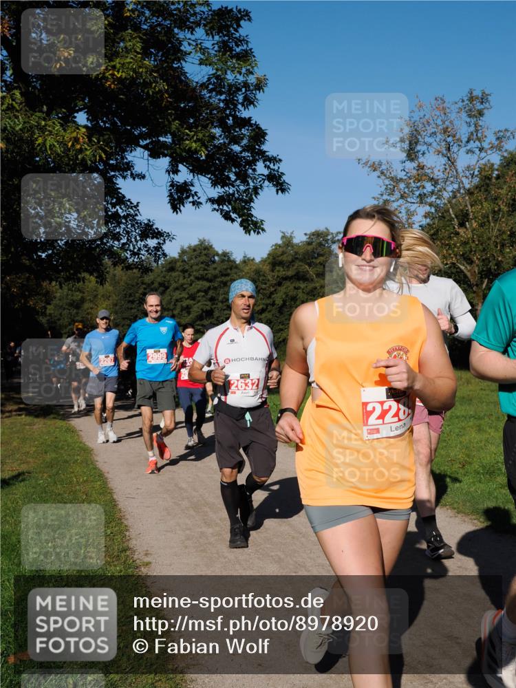 28.09.2025 - 33. Volkslauf durch das schöne Alstertal Fabian Wolf http://msf.ph/oto/8978920 28.09.2025 10:25:12 Laufen 2207, 2999, 2632, 220 meine-sportfotos.de