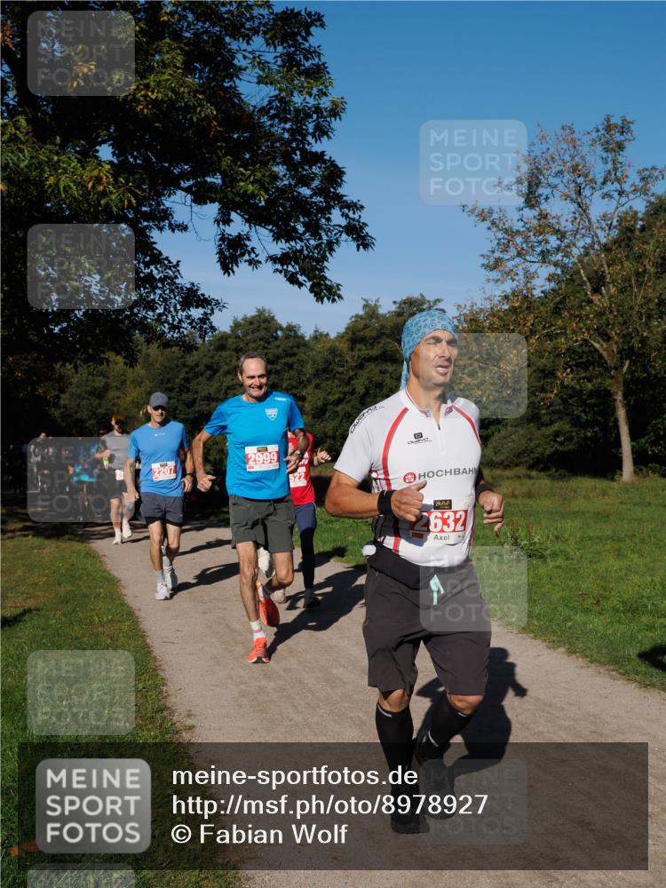 28.09.2025 - 33. Volkslauf durch das schöne Alstertal Fabian Wolf http://msf.ph/oto/8978927 28.09.2025 10:25:13 Laufen 200, 2999, 522, 632 meine-sportfotos.de