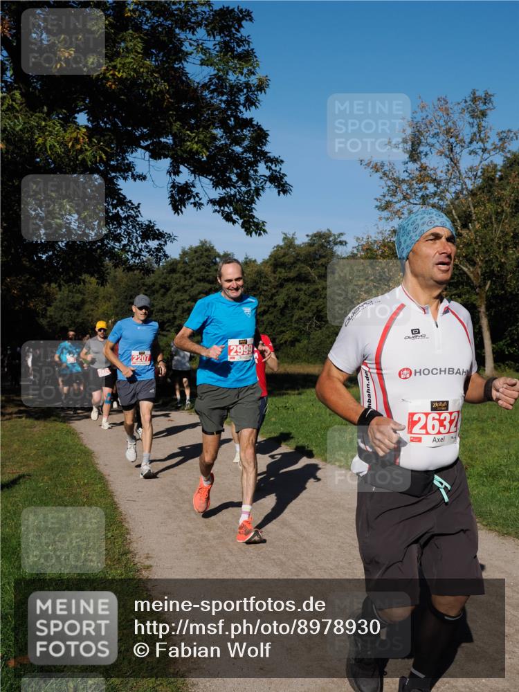 28.09.2025 - 33. Volkslauf durch das schöne Alstertal Fabian Wolf http://msf.ph/oto/8978930 28.09.2025 10:25:13 Laufen 2009, 2207, 2632 meine-sportfotos.de
