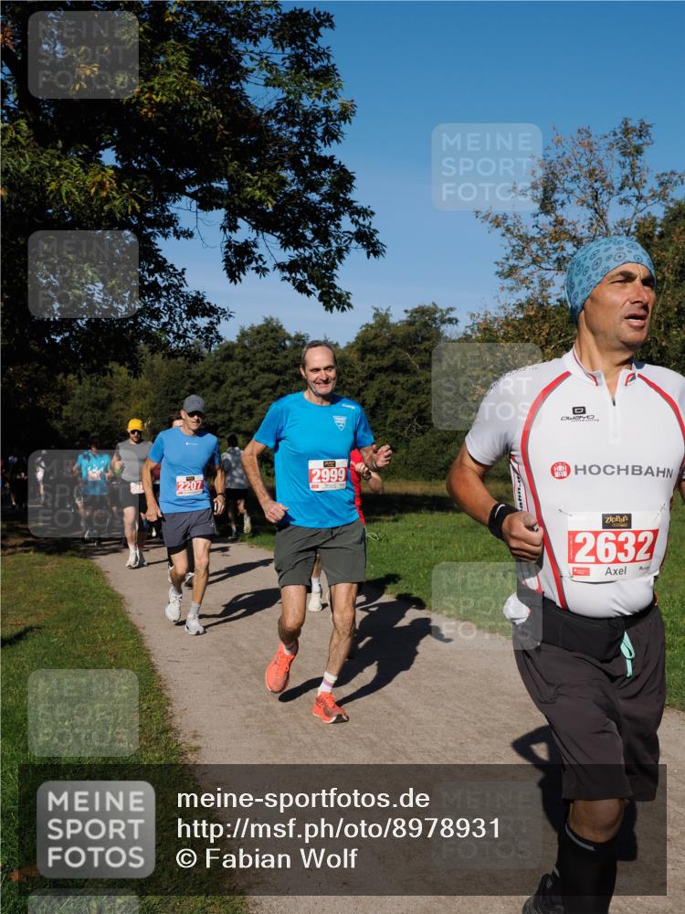 28.09.2025 - 33. Volkslauf durch das schöne Alstertal Fabian Wolf http://msf.ph/oto/8978931 28.09.2025 10:25:13 Laufen 2207, 2999, 10, 2632 meine-sportfotos.de