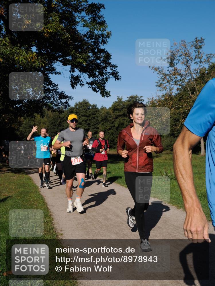 28.09.2025 - 33. Volkslauf durch das schöne Alstertal Fabian Wolf http://msf.ph/oto/8978943 28.09.2025 10:25:16 Laufen 2551, 2476, 2030 meine-sportfotos.de