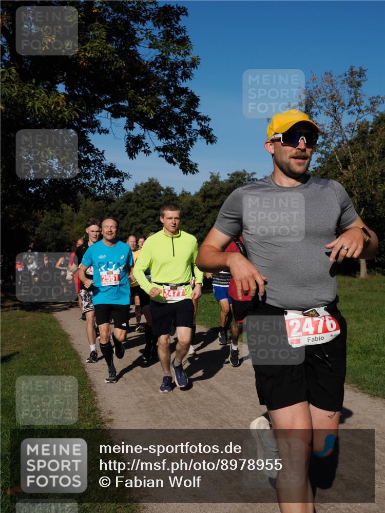 28.09.2025 - 33. Volkslauf durch das schöne Alstertal Fabian Wolf http://msf.ph/oto/8978955 28.09.2025 10:25:17 Laufen 2551, 2477, 2476 meine-sportfotos.de