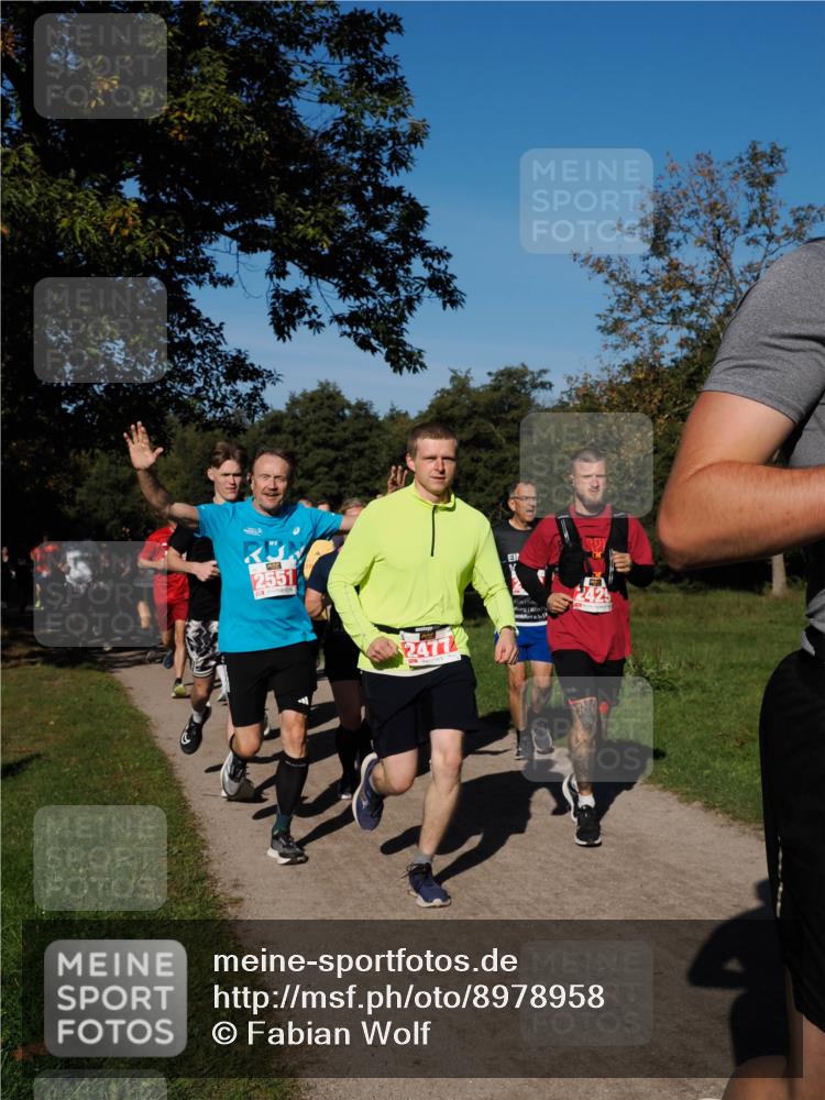 28.09.2025 - 33. Volkslauf durch das schöne Alstertal Fabian Wolf http://msf.ph/oto/8978958 28.09.2025 10:25:18 Laufen 2551, 2477 meine-sportfotos.de