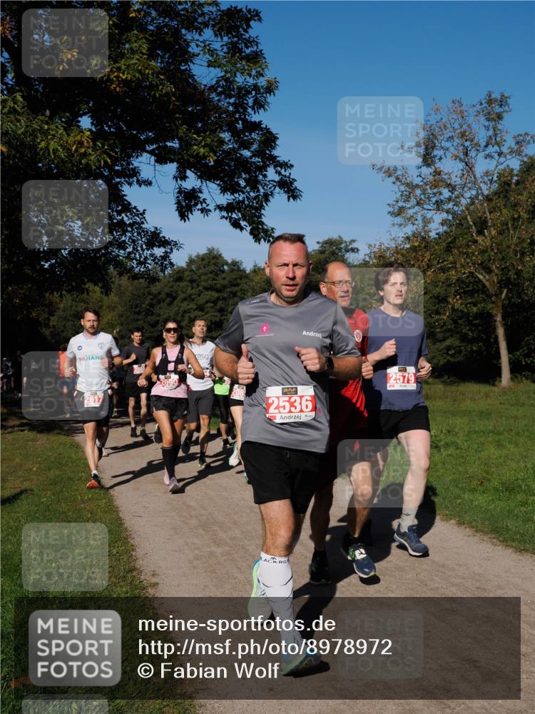 28.09.2025 - 33. Volkslauf durch das schöne Alstertal Fabian Wolf http://msf.ph/oto/8978972 28.09.2025 10:25:20 Laufen 208, 2090, 2617, 2536, 2579 meine-sportfotos.de