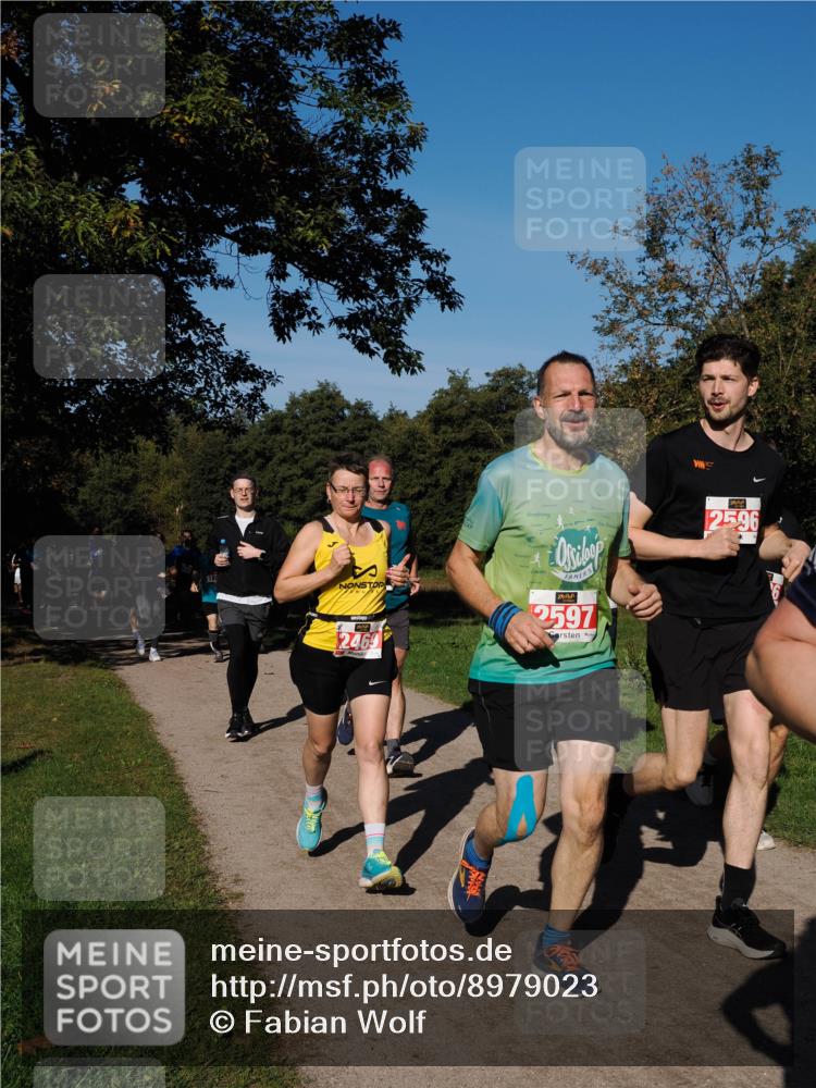 28.09.2025 - 33. Volkslauf durch das schöne Alstertal Fabian Wolf http://msf.ph/oto/8979023 28.09.2025 10:25:35 Laufen 2469, 2597, 2596 meine-sportfotos.de