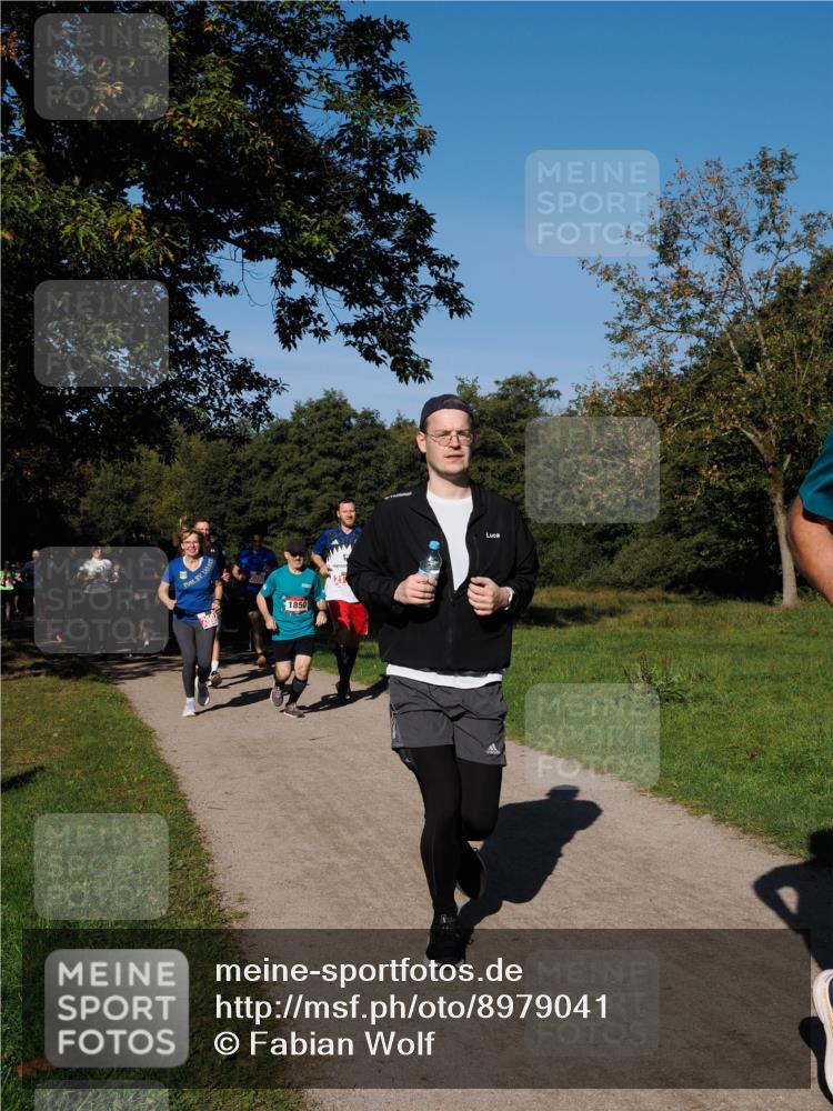 28.09.2025 - 33. Volkslauf durch das schöne Alstertal Fabian Wolf http://msf.ph/oto/8979041 28.09.2025 10:25:36 Laufen 2602, 1850 meine-sportfotos.de