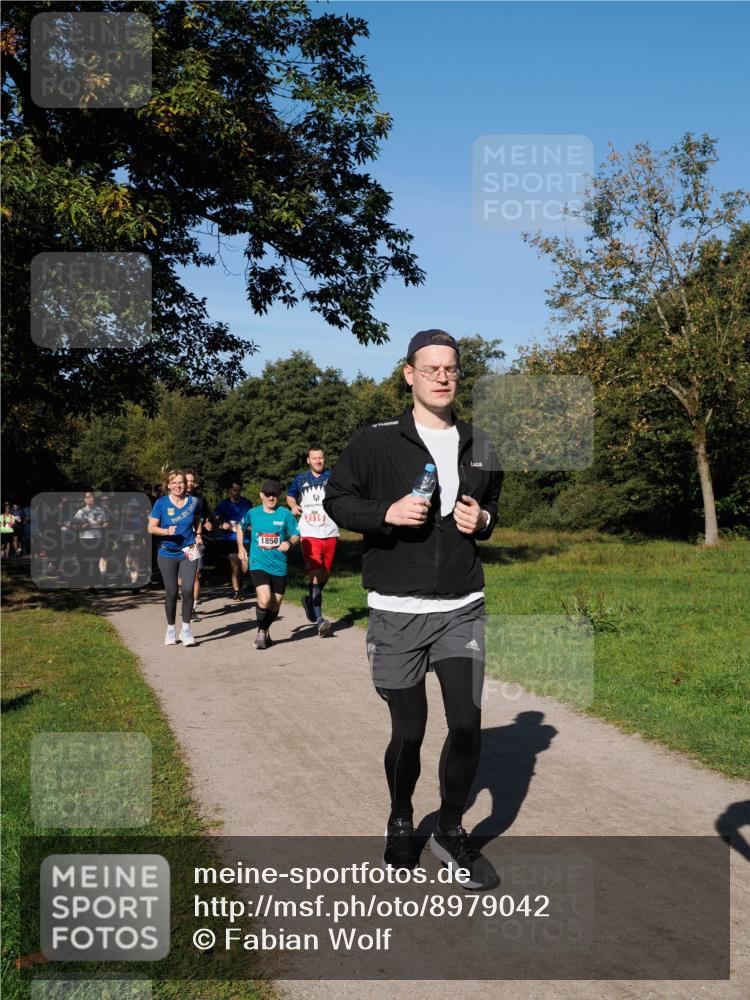 28.09.2025 - 33. Volkslauf durch das schöne Alstertal Fabian Wolf http://msf.ph/oto/8979042 28.09.2025 10:25:36 Laufen 1850 meine-sportfotos.de