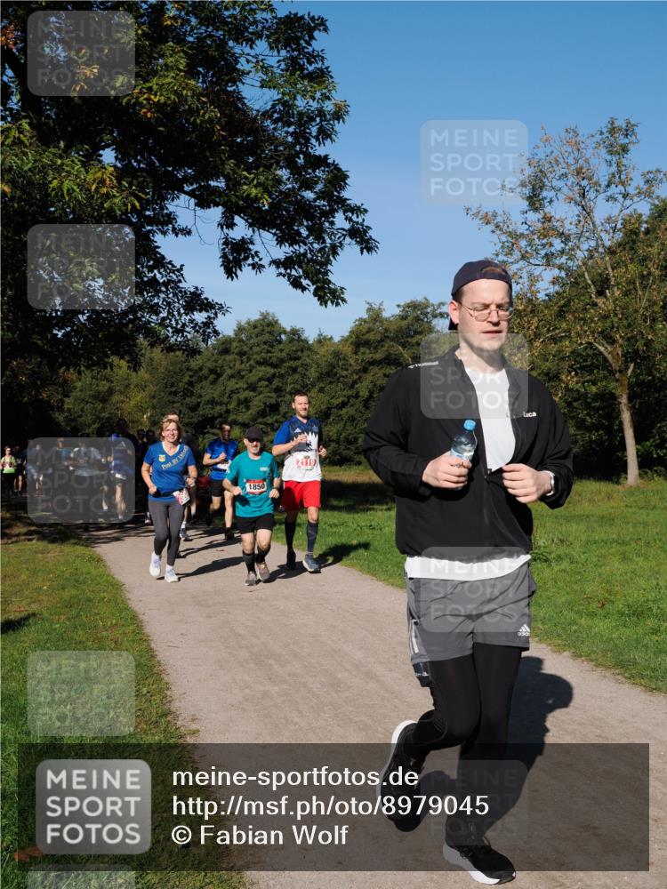 28.09.2025 - 33. Volkslauf durch das schöne Alstertal Fabian Wolf http://msf.ph/oto/8979045 28.09.2025 10:25:37 Laufen 1850, 2119 meine-sportfotos.de