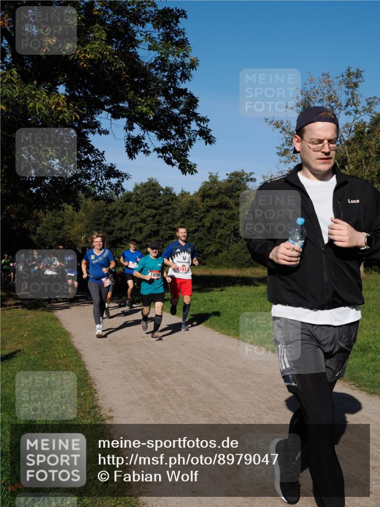 28.09.2025 - 33. Volkslauf durch das schöne Alstertal Fabian Wolf http://msf.ph/oto/8979047 28.09.2025 10:25:37 Laufen 260, 1850, 2119 meine-sportfotos.de