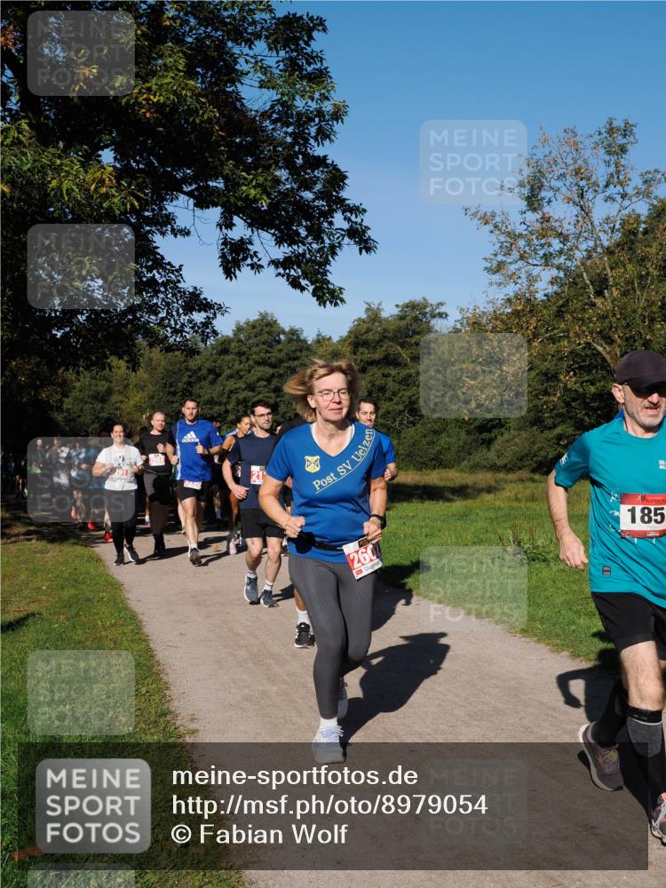 28.09.2025 - 33. Volkslauf durch das schöne Alstertal Fabian Wolf http://msf.ph/oto/8979054 28.09.2025 10:25:39 Laufen 260, 185 meine-sportfotos.de