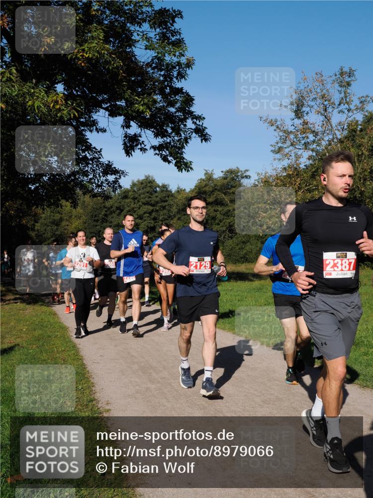 28.09.2025 - 33. Volkslauf durch das schöne Alstertal Fabian Wolf http://msf.ph/oto/8979066 28.09.2025 10:25:40 Laufen 2291, 2568, 2129, 2387 meine-sportfotos.de