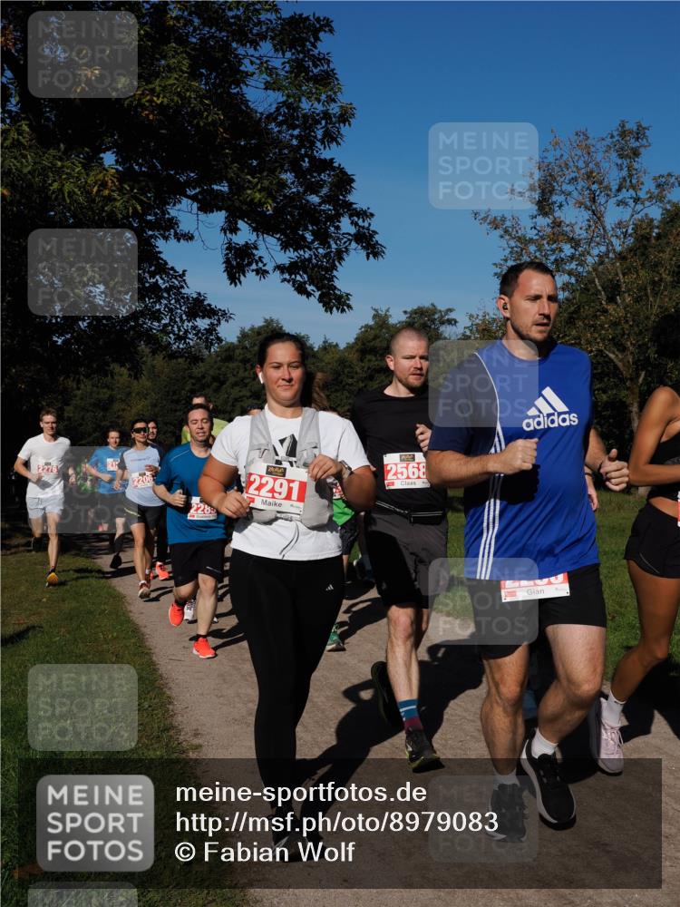 28.09.2025 - 33. Volkslauf durch das schöne Alstertal Fabian Wolf http://msf.ph/oto/8979083 28.09.2025 10:25:43 Laufen 2276, 21, 2285, 2291, 2568 meine-sportfotos.de