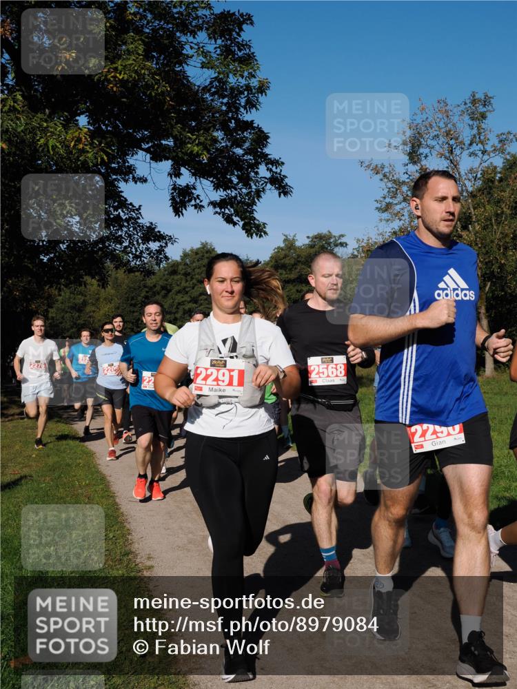 28.09.2025 - 33. Volkslauf durch das schöne Alstertal Fabian Wolf http://msf.ph/oto/8979084 28.09.2025 10:25:43 Laufen 2291, 2568, 2290 meine-sportfotos.de