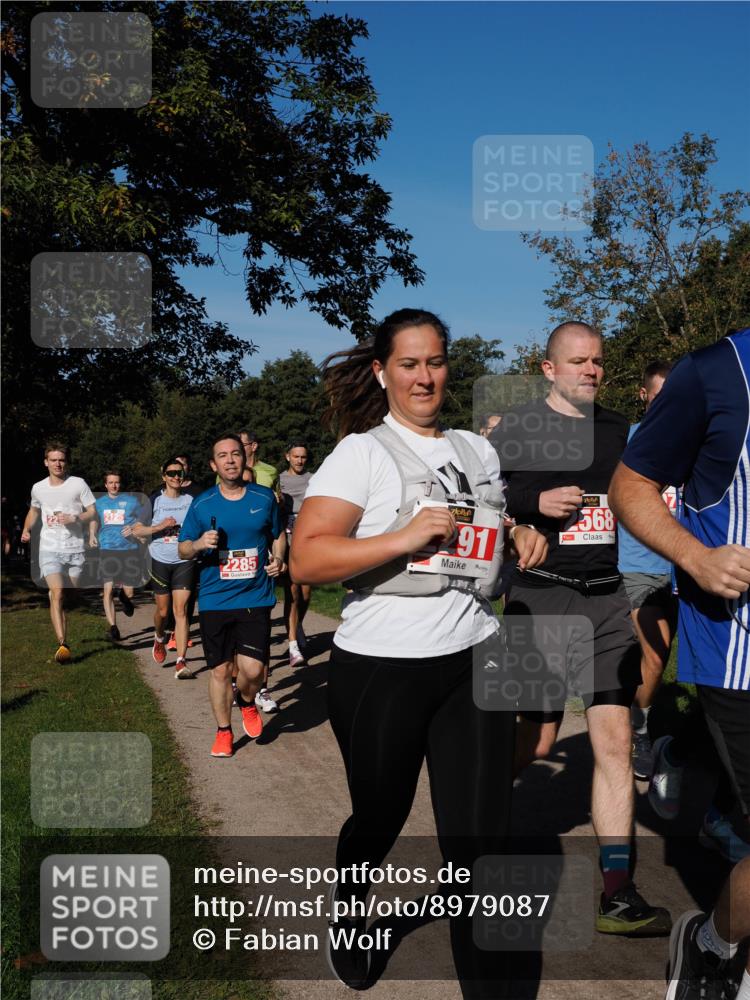 28.09.2025 - 33. Volkslauf durch das schöne Alstertal Fabian Wolf http://msf.ph/oto/8979087 28.09.2025 10:25:43 Laufen 2125, 2285, 91, 2568, 1 meine-sportfotos.de