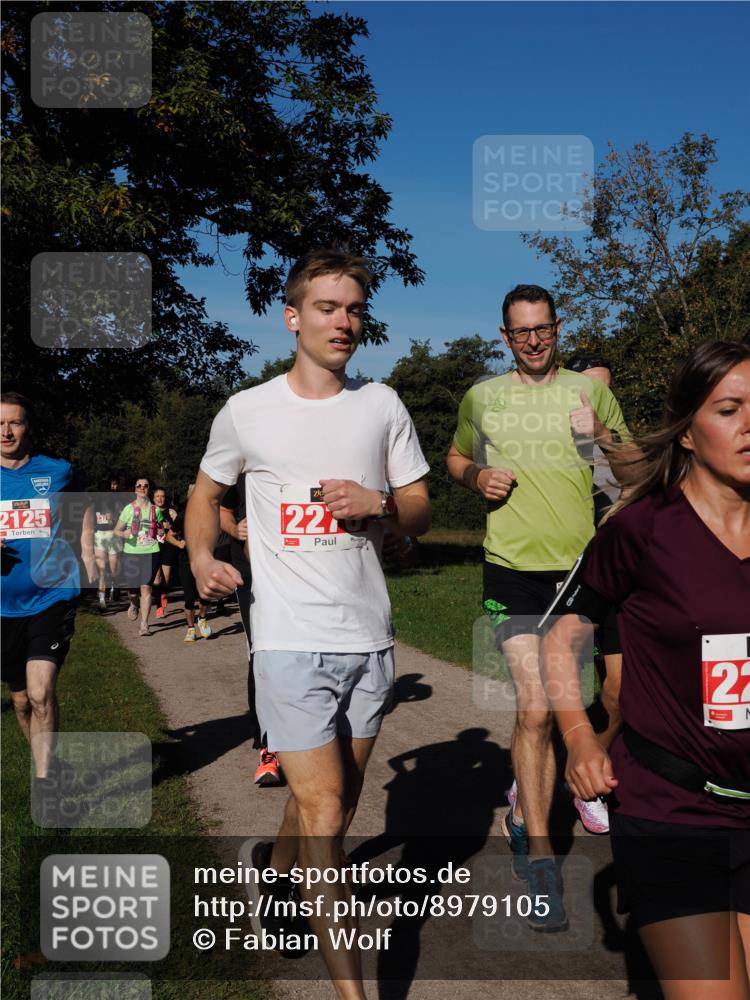 28.09.2025 - 33. Volkslauf durch das schöne Alstertal Fabian Wolf http://msf.ph/oto/8979105 28.09.2025 10:25:46 Laufen 2125, 22, 22 meine-sportfotos.de