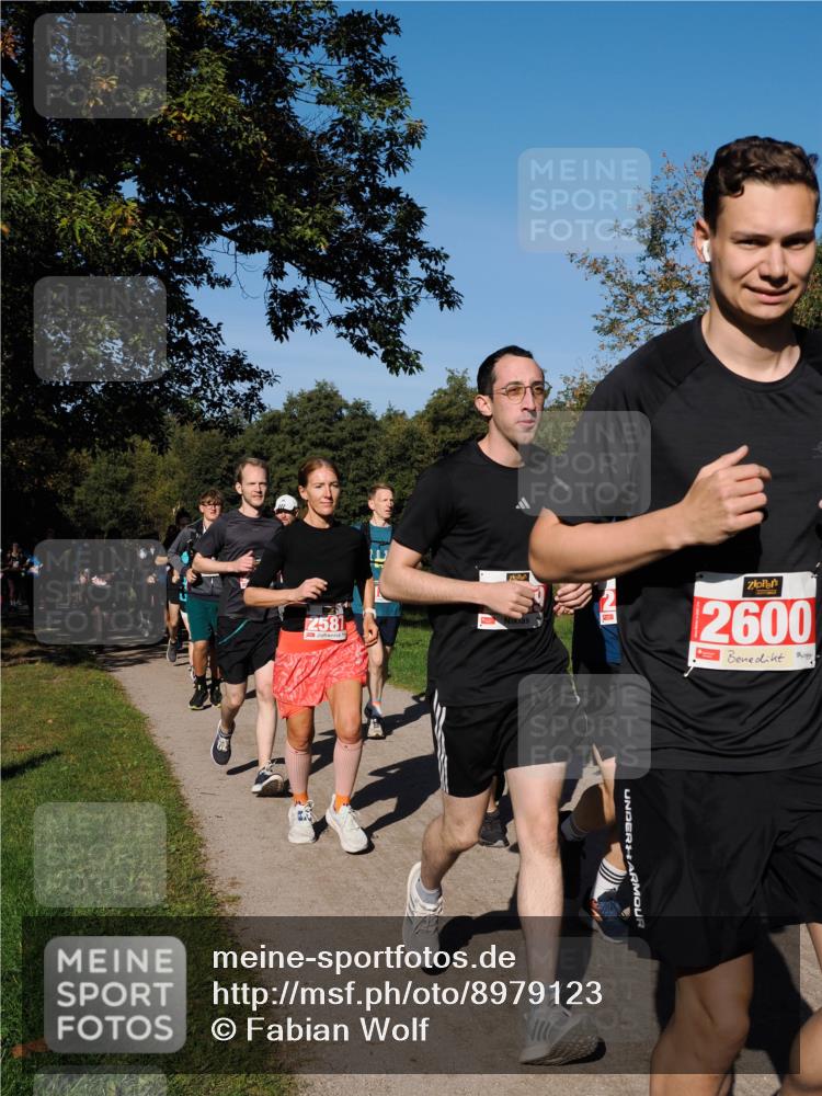 28.09.2025 - 33. Volkslauf durch das schöne Alstertal Fabian Wolf http://msf.ph/oto/8979123 28.09.2025 10:25:52 Laufen 2600 meine-sportfotos.de